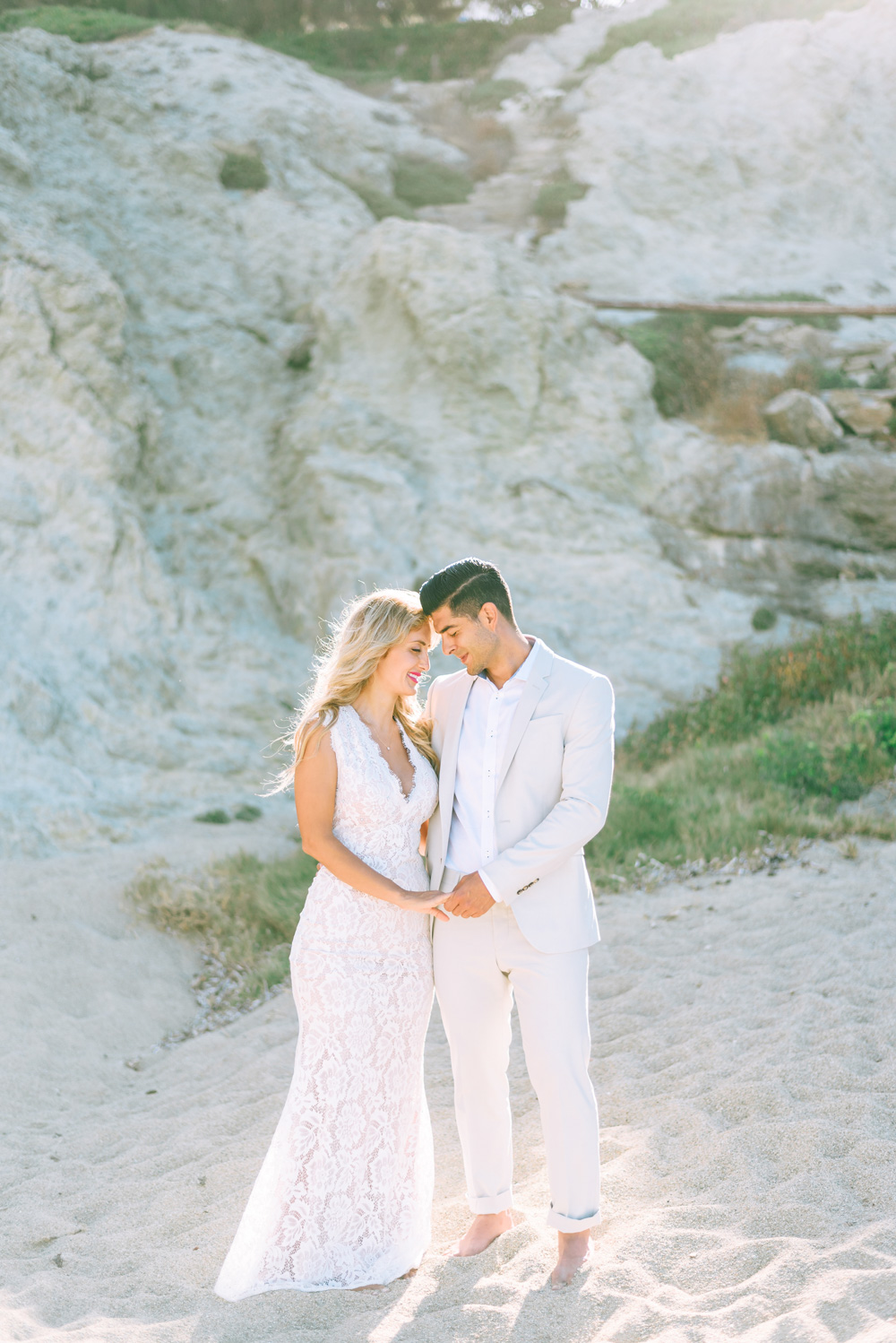Engagement Photo Ideas: What to wear for engagement photos