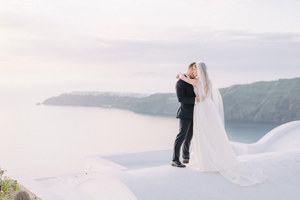 Elope in Greece - A dreamy destination elopement in Santorini