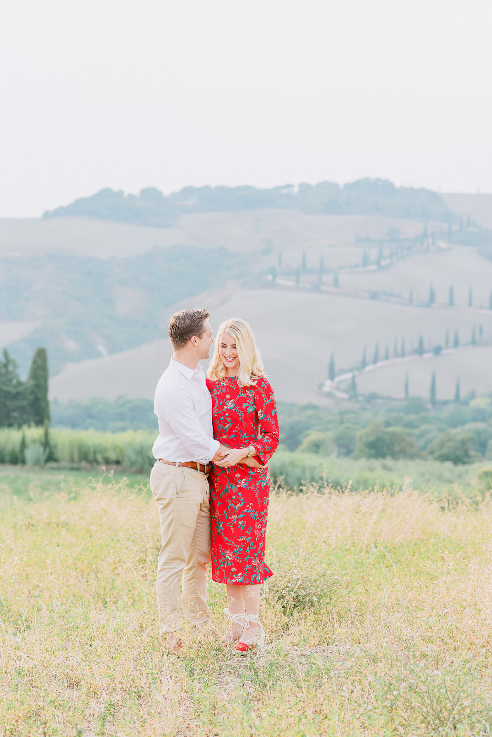 couple photoshoot in Val d'Orcia
