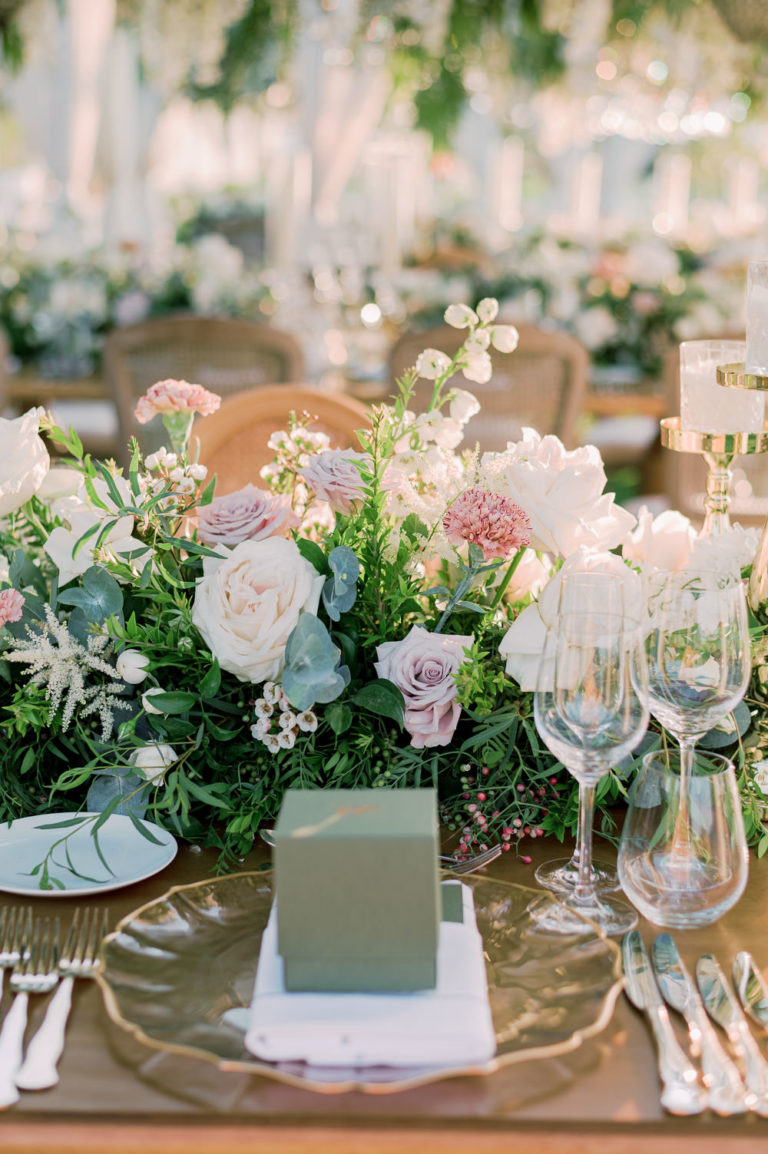 Luxury wedding at the Four Seasons Athens | eliaskordelakos.com