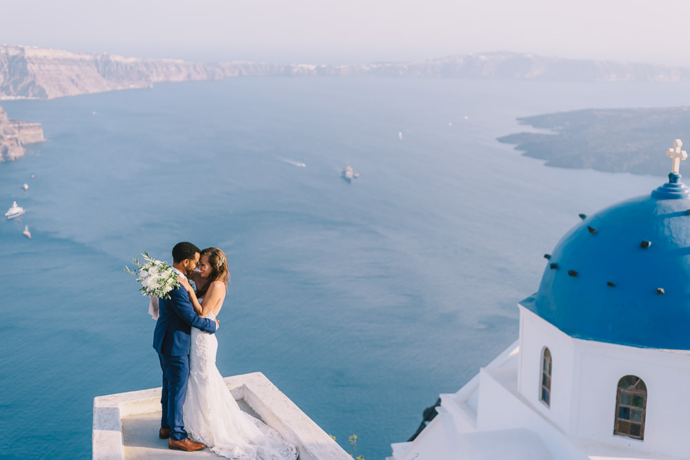 Santorini destination wedding at Rocabella Hotel | eliaskordelakos.com
